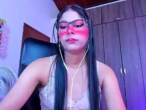 _ALLYSON18_ from StripChat is Freechat