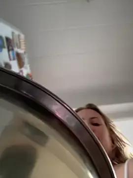 AlisaWhite from StripChat is Freechat