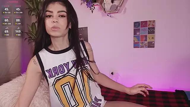 AmberMoss_ from StripChat is Freechat
