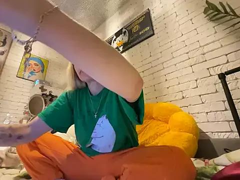 Angel_girllovemy from StripChat is Freechat