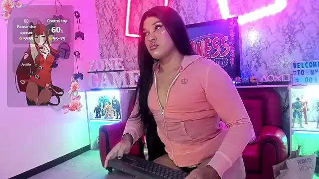 Live streaming joy: Improve your typing skills with these steaming hot slutz, and dive into the mesmerizing world of nude persuasion.