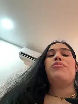 Bella__Wood from StripChat is Freechat