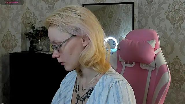 Live streaming joy: Improve your typing skills with these steaming hot slutz, and dive into the mesmerizing world of nude persuasion.