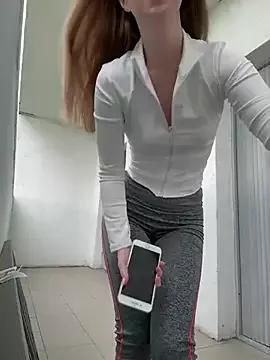 broken_but_cutee from StripChat is Freechat