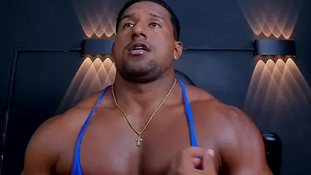 CallumMuscle from StripChat is Freechat