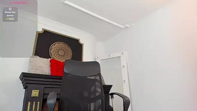 Photos of chloe_evanx_ from StripChat is Freechat