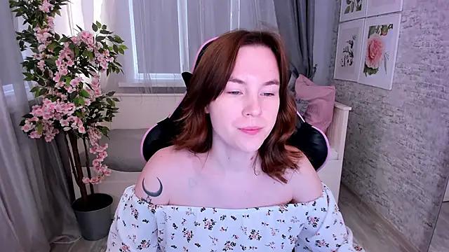 Live streaming joy: Improve your typing skills with these steaming hot slutz, and dive into the mesmerizing world of nude persuasion.