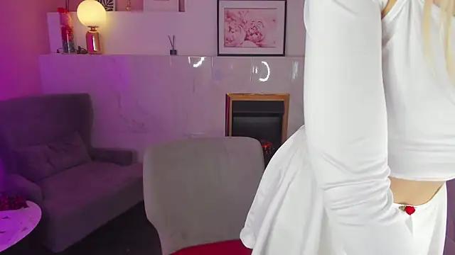 Live streaming joy: Improve your typing skills with these steaming hot slutz, and dive into the mesmerizing world of nude persuasion.