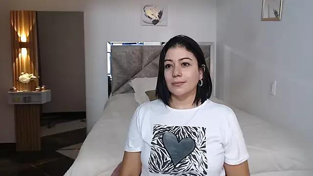 EmilyPeytonn from StripChat is Freechat
