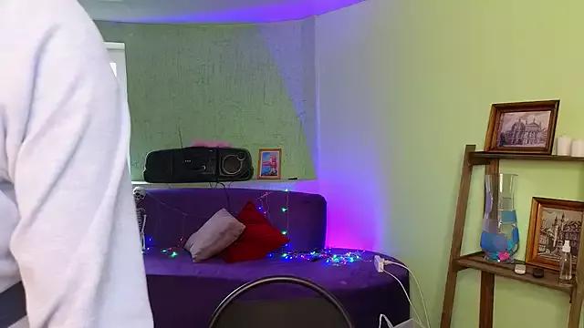 Flora_Float from StripChat is Freechat