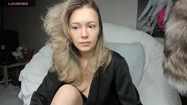 foxy_blond from StripChat is Freechat