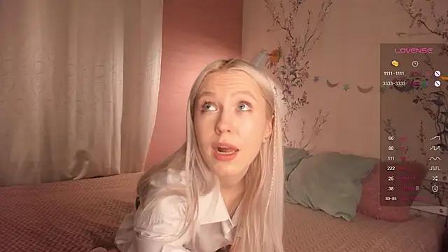 Live streaming joy: Improve your typing skills with these steaming hot slutz, and dive into the mesmerizing world of nude persuasion.