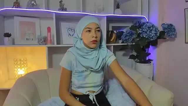 Gaby2_ from StripChat is Freechat