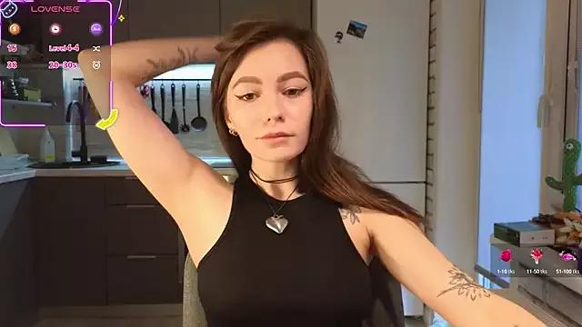 girl_with_snaketatto0 from StripChat is Freechat