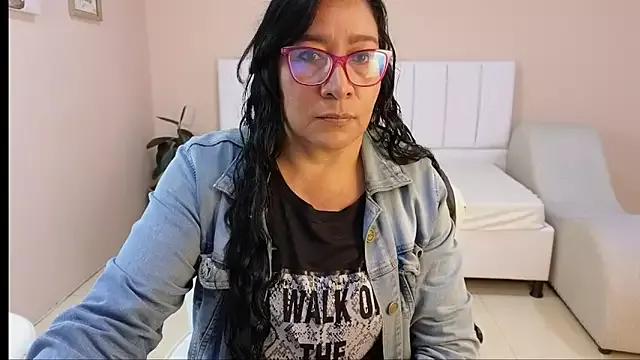 grace_maturemilf from StripChat is Freechat