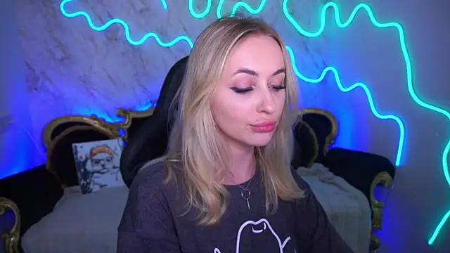 Live streaming joy: Improve your typing skills with these steaming hot slutz, and dive into the mesmerizing world of nude persuasion.