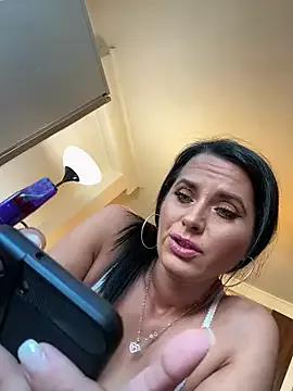 Photos of Hotmomcheckk_ from StripChat is Freechat