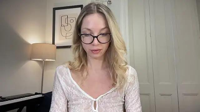 Live streaming joy: Improve your typing skills with these steaming hot slutz, and dive into the mesmerizing world of nude persuasion.