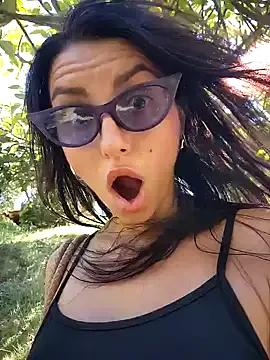 Photos of Izabella_Bella from StripChat is Freechat