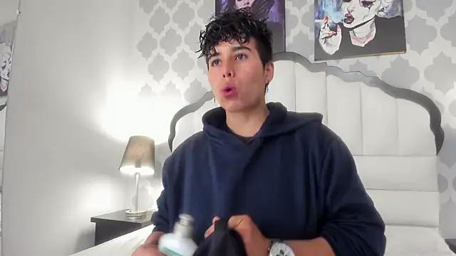 Live streaming joy: Improve your typing skills with these steaming hot slutz, and dive into the mesmerizing world of nude persuasion.