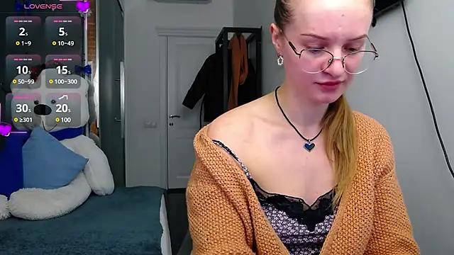 Live streaming joy: Improve your typing skills with these steaming hot slutz, and dive into the mesmerizing world of nude persuasion.