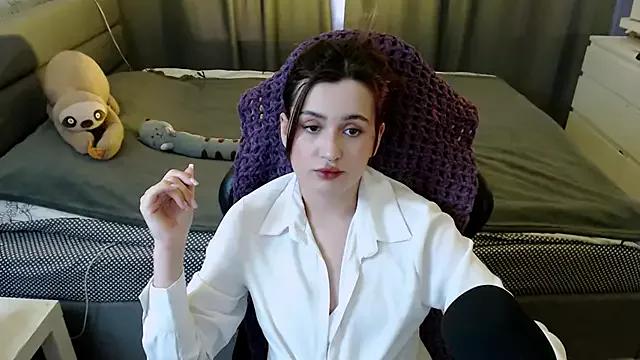 KiraYammy from StripChat is Freechat