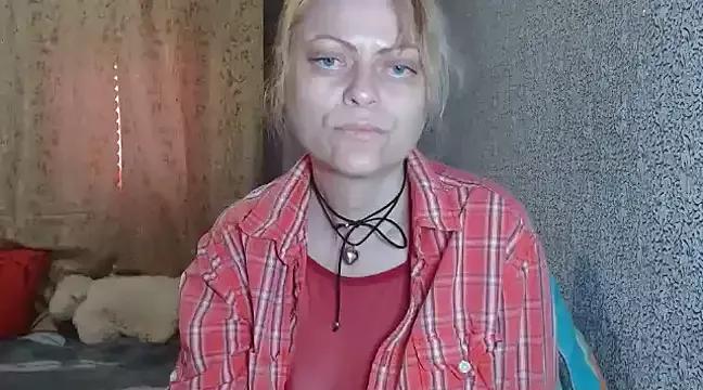 LindaRoutz from StripChat is Freechat