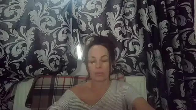 LindaStarS from StripChat is Freechat