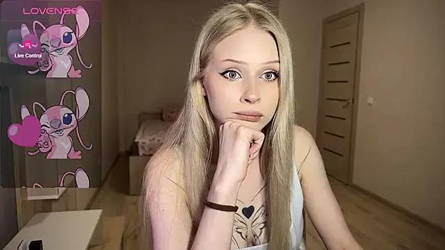 lisa_barbie from StripChat is Freechat