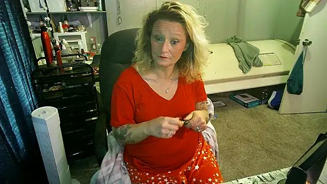 Live streaming joy: Improve your typing skills with these steaming hot slutz, and dive into the mesmerizing world of nude persuasion.