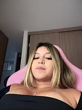 Photos of lunablossom_ from StripChat is Freechat