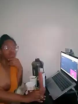 madamsensuale from StripChat is Freechat