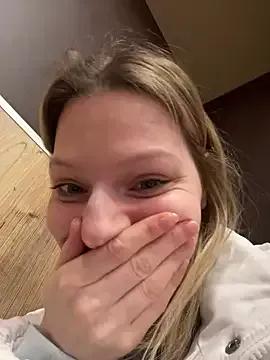 MaryHiggins from StripChat is Freechat