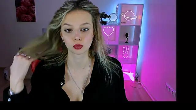 Live streaming joy: Improve your typing skills with these steaming hot slutz, and dive into the mesmerizing world of nude persuasion.