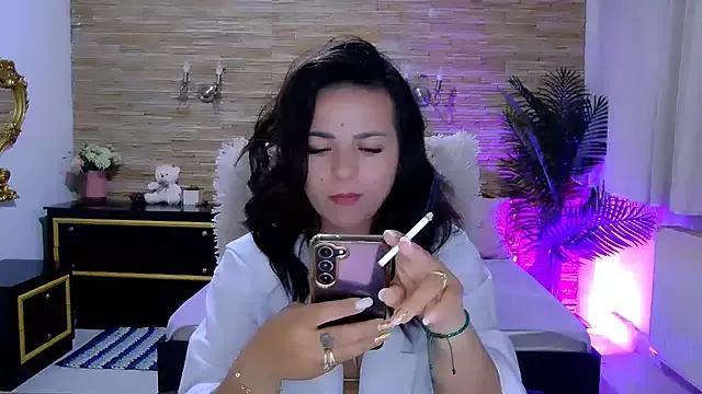 PlayfulElla from StripChat is Freechat