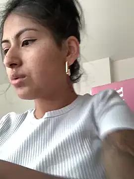 QueenFernanda from StripChat is Freechat