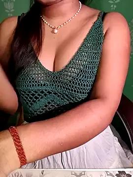 QueenOfHeart_07 from StripChat is Freechat