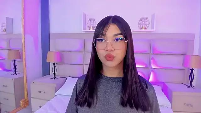 RoseCassie from StripChat is Freechat