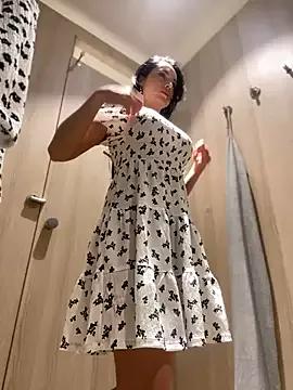Photos of Roxana-Sexy from StripChat is Freechat