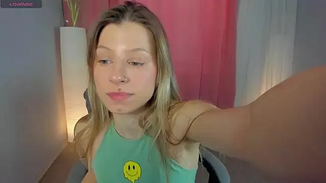 SadieSage from StripChat is Freechat