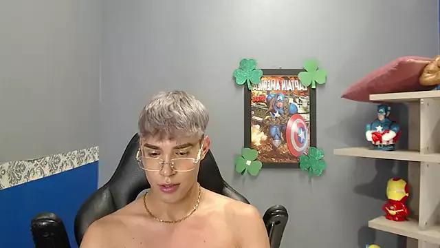 Santiago_Johnson_ from StripChat is Freechat