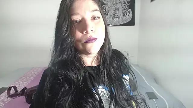 sharonnleon from StripChat is Freechat