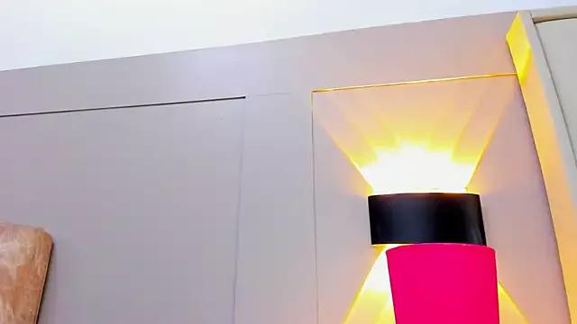 valen_white from StripChat is Freechat