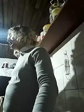 Yasmin_cristal from StripChat is Freechat