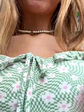 Live streaming joy: Improve your typing skills with these steaming hot slutz, and dive into the mesmerizing world of nude persuasion.