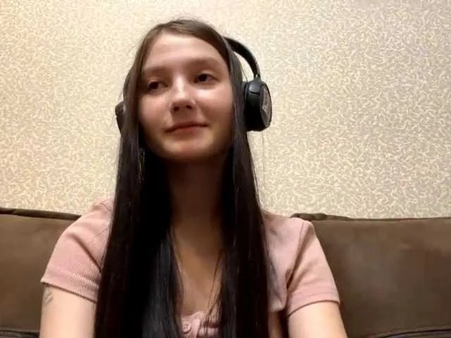 AideLandaker on BongaCams