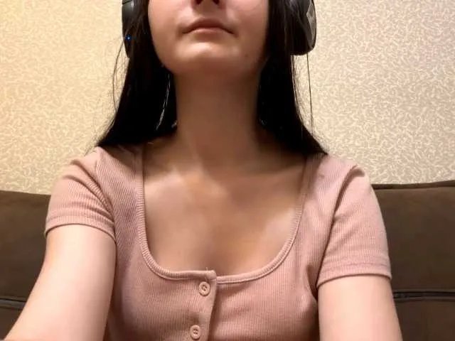 AideLandaker on BongaCams