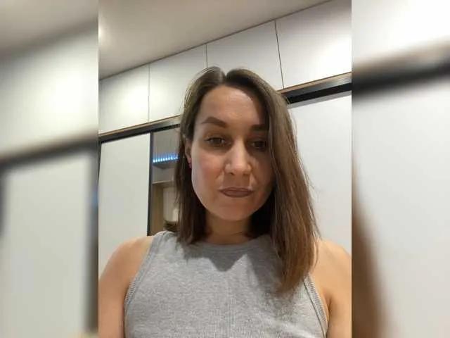 AliceLili — The sound of falling coins, intelligence and sense of humor.