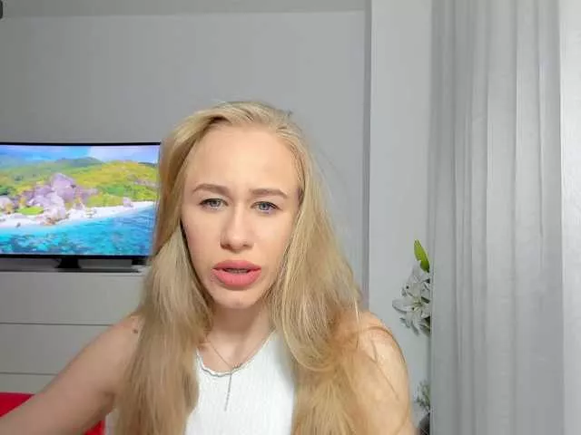 aliciaglow on BongaCams