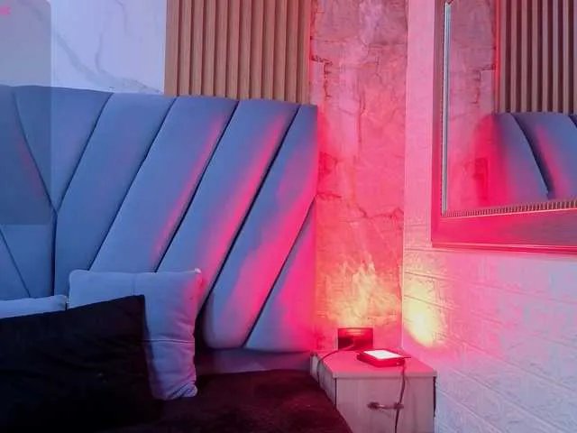 angel-red on BongaCams